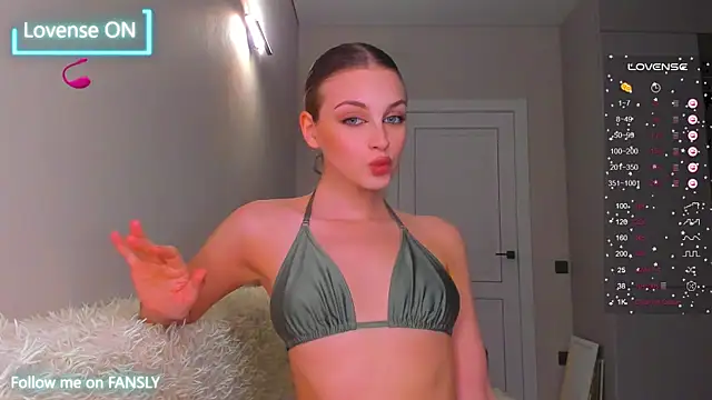 Snapshot of pretty_girlnextdoor chatting on March 1, 6:32 pm pretty girlnextdoor online show from March 1, 6:32 pm