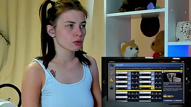 Snapshot of callmetori chatting on December 18, 8:53 am callmetori online show from December 18, 8:53 am