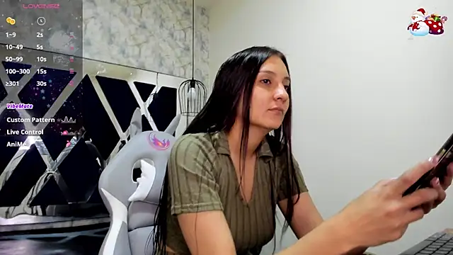  alaia collway  online show from December 13, 11:45 am