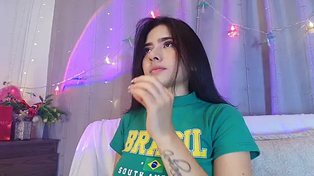 Snapshot of adara_johnson__ chatting on February 9, 11:47 am adara johnson online show from February 9, 11:47 am