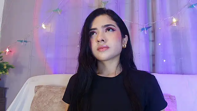 Snapshot of adara_johnson__ chatting on February 15, 1:09 pm adara johnson online show from February 15, 1:09 pm