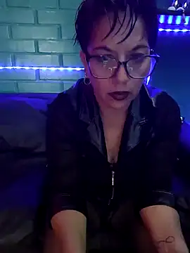 TRISH MILF online show from December 8, 2:18 am