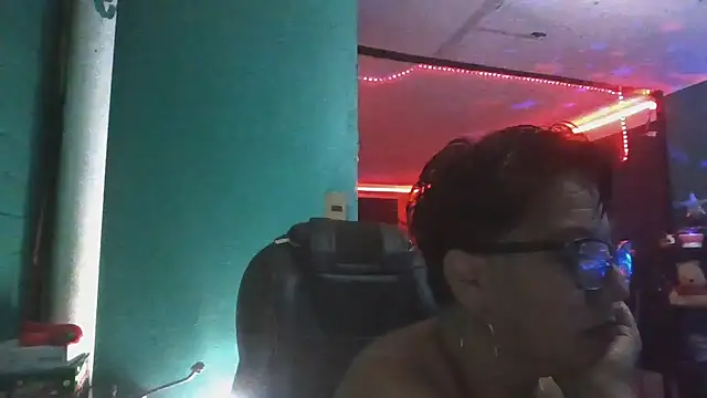 TRISH MILF online show from December 13, 1:37 am