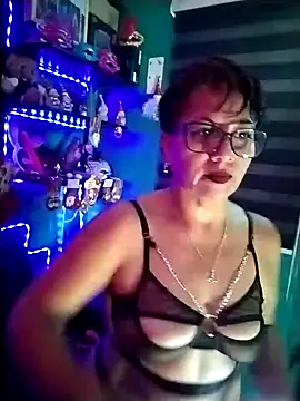 TRISH MILF online show from December 19, 1:39 am