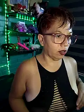TRISH MILF online show from January 6, 12:59 am