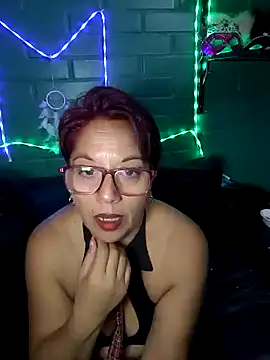 TRISH MILF online show from February 5, 1:04 am