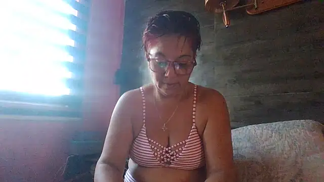 TRISH MILF online show from February 24, 8:25 pm