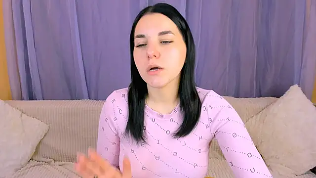 Snapshot of Kate_Ree chatting on January 13, 5:57 am Kate Ree online show from January 13, 5:57 am