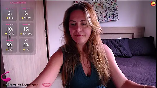 ParisW online show from October 14, 8:20 pm