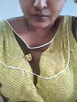 Snapshot of Ayesha_mahi chatting on January 19, 2:47 am Ayesha mahi online show from January 19, 2:47 am
