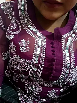 Snapshot of Ayesha_mahi chatting on March 17, 5:45 am Ayesha mahi online show from March 17, 5:45 am