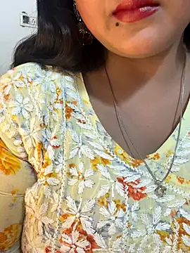 Snapshot of Ayesha_mahi chatting on September 18, 9:22 am Ayesha mahi online show from September 18, 9:22 am