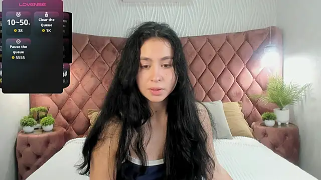 Mile Madeline online show from October 2, 7:04 am