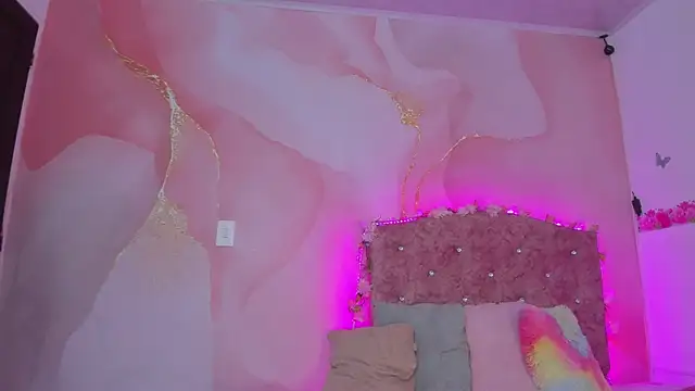 Daisy  rose online show from January 8, 3:08 am