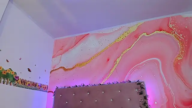 Daisy  rose online show from February 6, 10:59 am