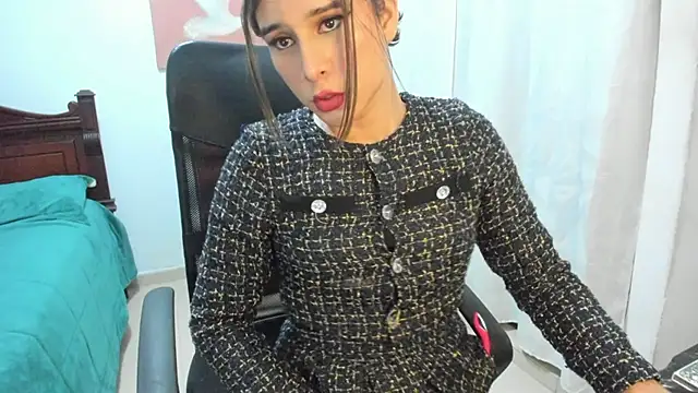 Snapshot of misstresbigcockts chatting on November 12, 10:48 am misstresbigcockts online show from November 12, 10:48 am