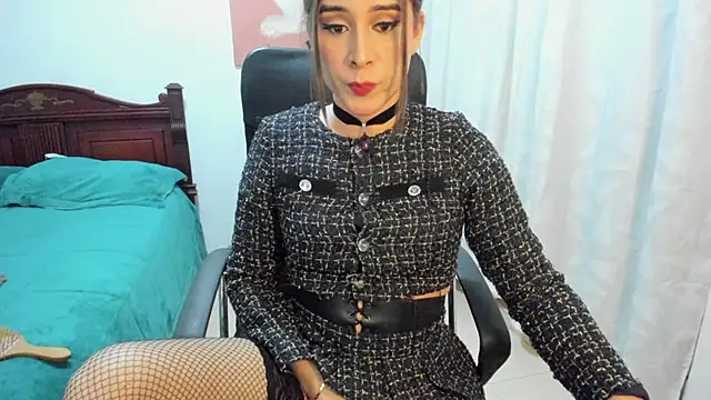 Snapshot of misstresbigcockts chatting on November 29, 3:20 am misstresbigcockts online show from November 29, 3:20 am