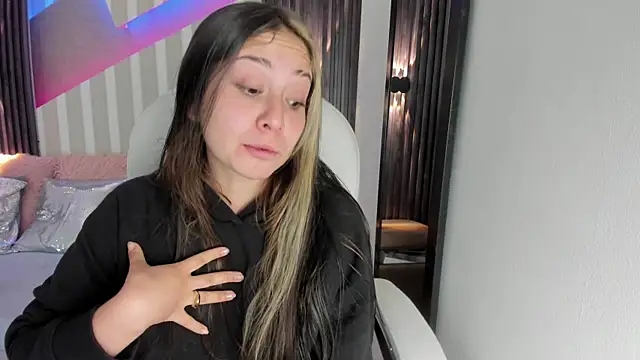 emily layton online show from October 18, 3:35 pm