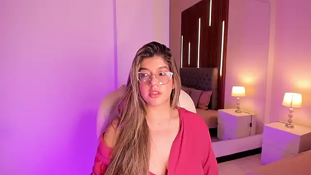 SEXMILLA  online show from February 5, 8:35 pm