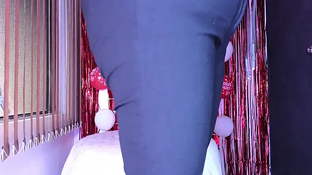 alondrabigtits online show from February 12, 12:11 pm