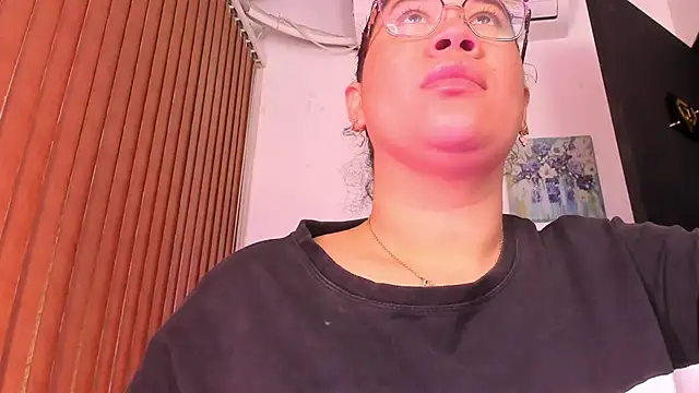 alondrabigtits online show from February 25, 12:37 pm