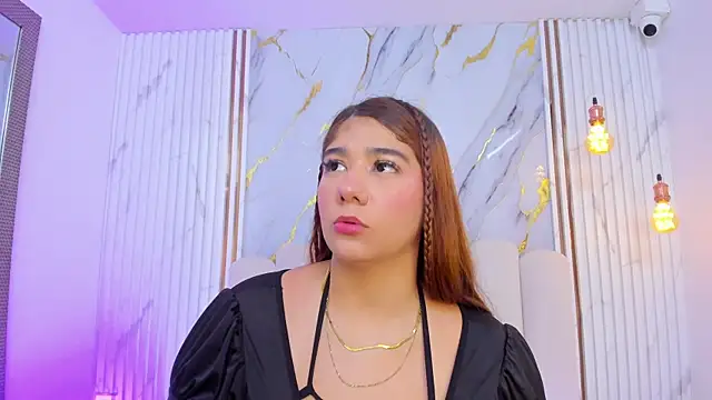 tifanyhills  online show from April 14, 8:04 pm