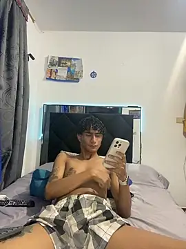 derreck models online show from March 6, 3:25 am