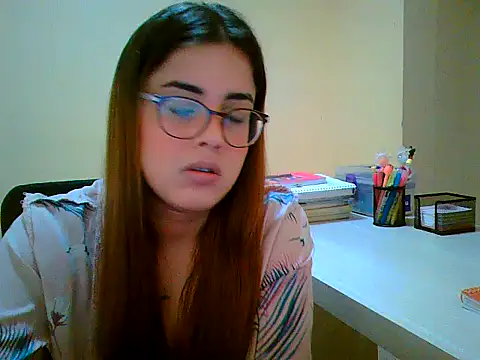 Snapshot of maliamiller chatting on October 10, 7:51 am maliamiller online show from October 10, 7:51 am