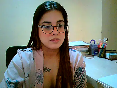 Snapshot of maliamiller chatting on October 13, 11:54 am maliamiller online show from October 13, 11:54 am