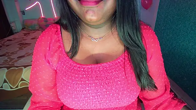 Snapshot of expression_queen chatting on February 19, 6:43 pm expression queen online show from February 19, 6:43 pm