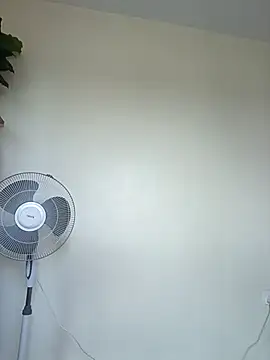 Juicylittle slute online show from April 9, 8:31 am