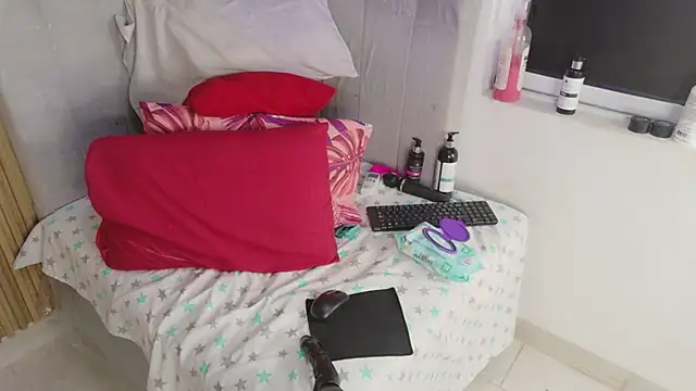 Snapshot of celeste_jhons chatting on May 19, 2:34 pm celeste jhons online show from May 19, 2:34 pm
