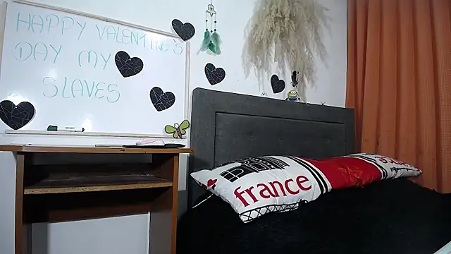 Snapshot of DOMINANT_TEACHER_KAROL chatting on February 18, 2:16 am DOMINANT TEACHER KAROL online show from February 18, 2:16 am