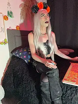 Snapshot of DOMINANT_TEACHER_KAROL chatting on October 25, 9:53 pm DOMINANT TEACHER KAROL online show from October 25, 9:53 pm