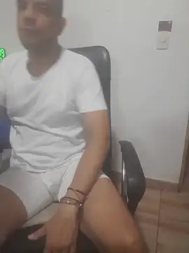 latinmartin73 online show from February 18, 12:50 am