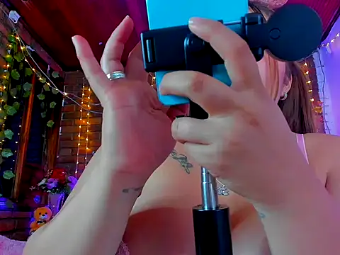 dulcevegga online show from October 12, 1:37 am