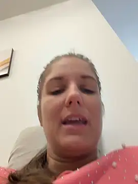 Snapshot of jennifer11772 chatting on July 4, 7:14 am jennifer11772 online show from July 4, 7:14 am