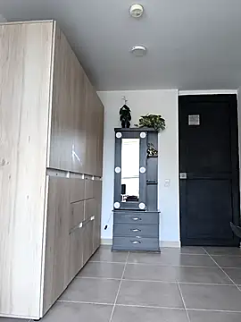 Kiitygirl online show from December 13, 9:20 pm