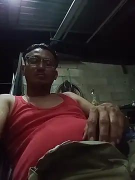 Snapshot of Andresguz35 chatting on November 9, 4:00 am Andresguz35 online show from November 9, 4:00 am