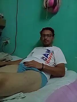 Snapshot of Andresguz35 chatting on November 11, 6:24 am Andresguz35 online show from November 11, 6:24 am