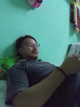 Snapshot of Andresguz35 chatting on November 15, 4:10 am Andresguz35 online show from November 15, 4:10 am