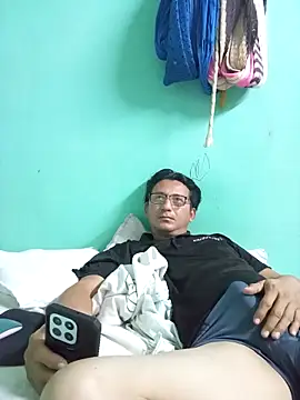 Andresguz35 online show from February 10, 6:06 am