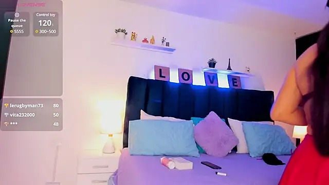 Snapshot of Mia_brunette26 chatting on January 15, 2:06 am Mia brunette26 online show from January 15, 2:06 am