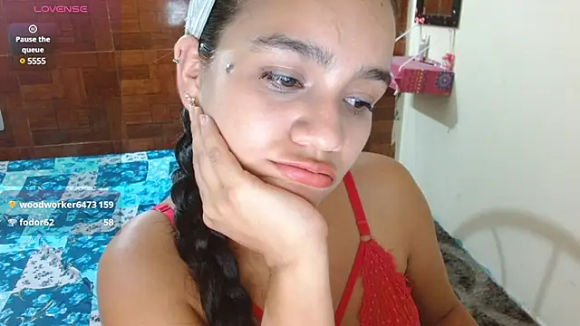 Snapshot of Mia_brunette26 chatting on February 13, 4:11 am Mia brunette26 online show from February 13, 4:11 am