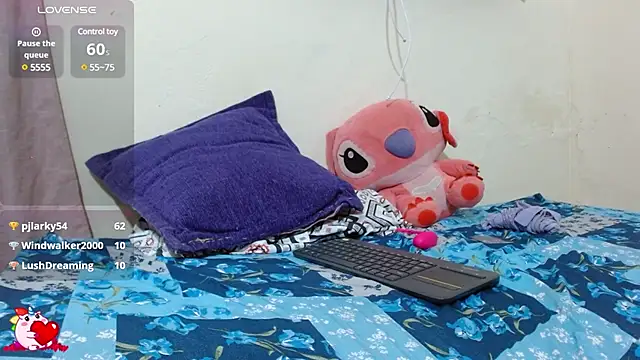 Snapshot of Mia_brunette26 chatting on March 15, 5:52 am Mia brunette26 online show from March 15, 5:52 am