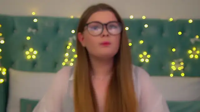 CrystalLyons online show from December 5, 12:03 pm