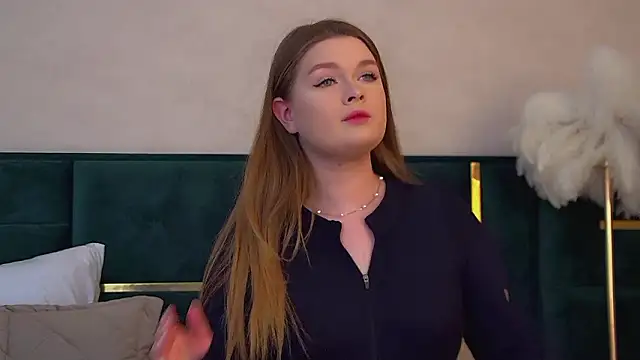 CrystalLyons online show from February 2, 6:06 pm