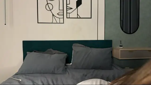 aryamirelle online show from January 5, 8:56 pm