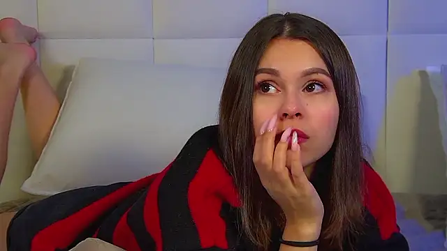 PollyLanders online show from March 5, 6:26 pm