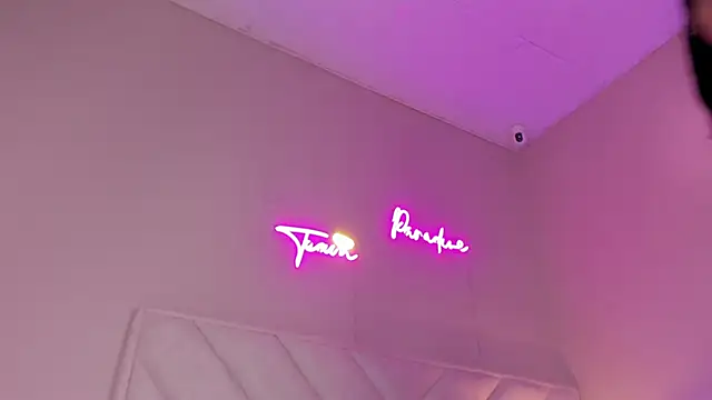 dani skinny  online show from September 17, 11:45 am